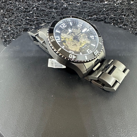 Men's NWT Invicta Watch with See Through Action from the Front and the Back - Picture 4 of 6